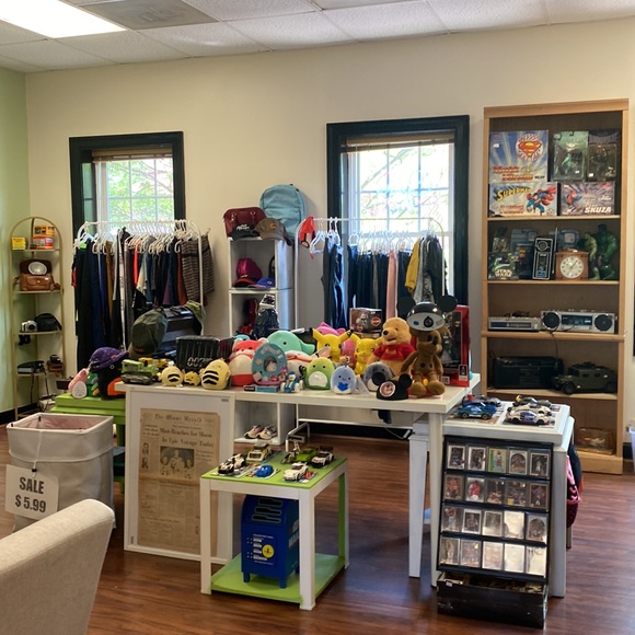 Like This and Share This listing to follow our live Selling! Thanks! - Picture 4 of 7